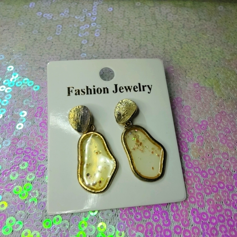 Statement Earrings - Picture 1 of 4
